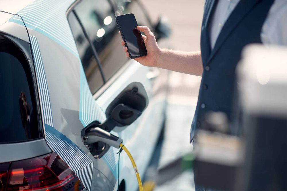Une solution pratique pour intégrer CarPlay ou Android Auto dans sa Tesla