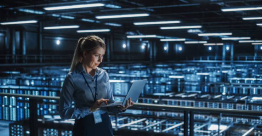 Technicien Cloud : définition, missions, formation et salaires